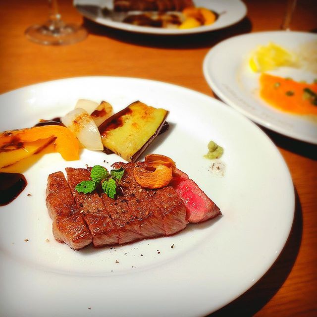 盛り付け 肉料理の写真素材 - PIXTA