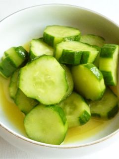 これ屋台の味じゃん！ 「きゅうりの食べ方」が旨すぎ！！“キンッキンに冷やして”家族も大絶賛ヨムーノ