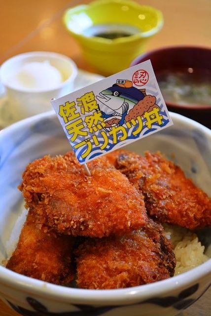 ブリカツ丼を注文』by tsutsun71122 : 新潟市中央卸売市場誠食堂 - 亀田 食堂食べログ