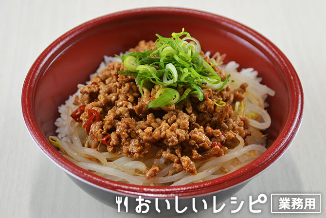 🍽️🍳 ✴︎ひき肉炒めと卵あんかけ丼 ひき肉は酒・醤油・オイスター・みりんで炒めてニラとさっと合わせた！卵は炒めた後に水溶き片栗粉を入れてあんかけに☺️丼ごはんおうちごはん丼レシピ料理丼物料理記録ひき肉丼ごはん記録卵丼簡単ごはん