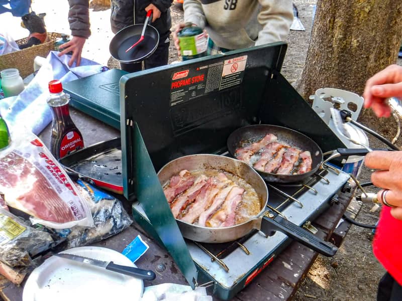 簡単キャンプ飯まとめ 初心者でも簡単「ソロキャンプ料理」を6品選んでみた材料が少なくて手間のかからない激ウマメニューをマスターせよ!ロケットニュース24