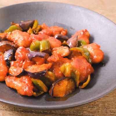 タモリさん考案の革命的に美味いピーマンを作りました🫑😆 このシンプルな味付けでこのうまさ！？とビビるほど美味かった！簡単なのでぜひ参考にしてみてください＾＾ ◇材料 ・ピーマン４〜9個 お好み・サラダ油小さじ２ ☆醤油大さじ１ ☆みりん大さじ１ ☆酒大さじ