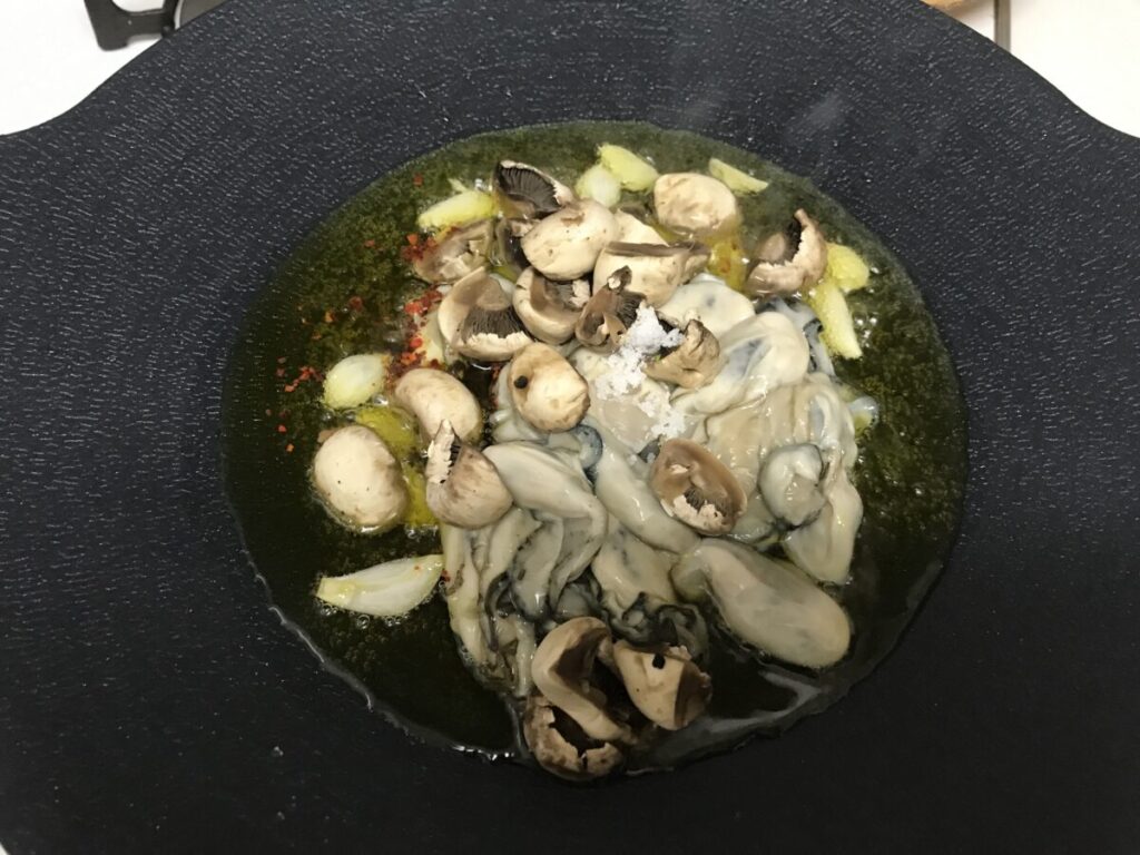 キャンプ料理 話題の鉄板「マルチグリドル」でキャンプ飯４種作ってみた