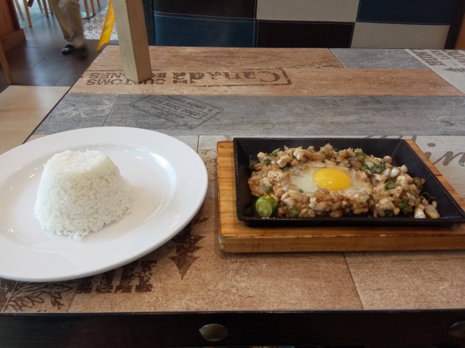 718『シシグ』豚バラをカリカリに焼いて!ご飯に合う!!世界の料理シリーズ〜フィリピン〜シェフ三國の簡単レシピ