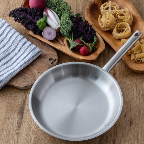 ステンレスフライパンのおすすめ19選。一生モノとして使いやすいアイテムもご紹介