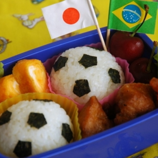 今日はサッカー！サッカーボールお弁当: 喜ぶ顔が見たい！キャラ弁日記