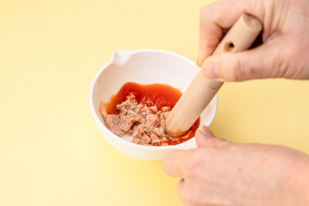 離乳食・中期 トマトとまぐろのとろみ和え 7～8ヶ月向けレシピ メニュー はらぺこベビー 離乳食＆幼児食レシピサイト