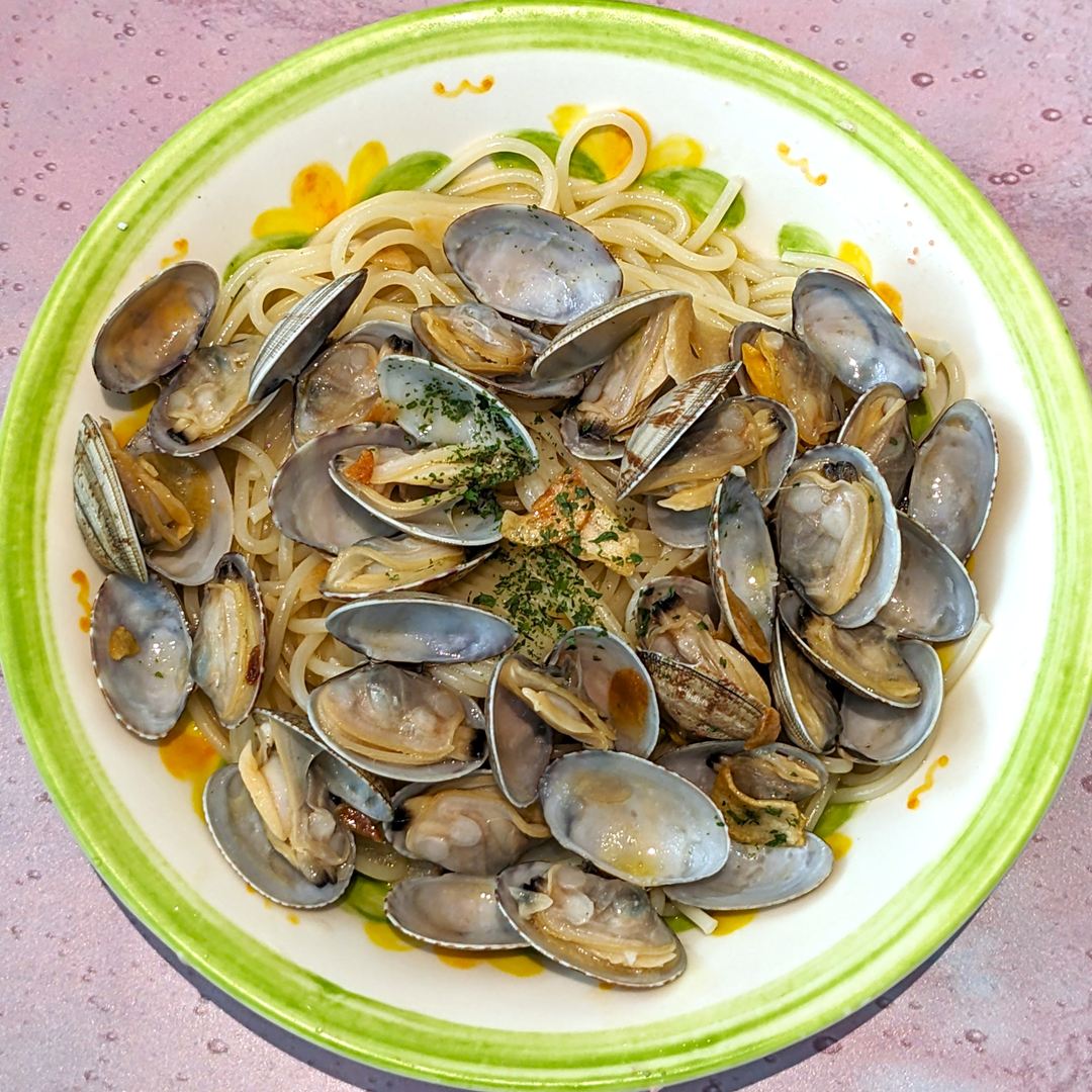 60代初めてのサイゼリア・500円で満足度が高い「スープ入り塩味ボンゴレ」 - 貯め代のシンプルライフと暮らしのヒント