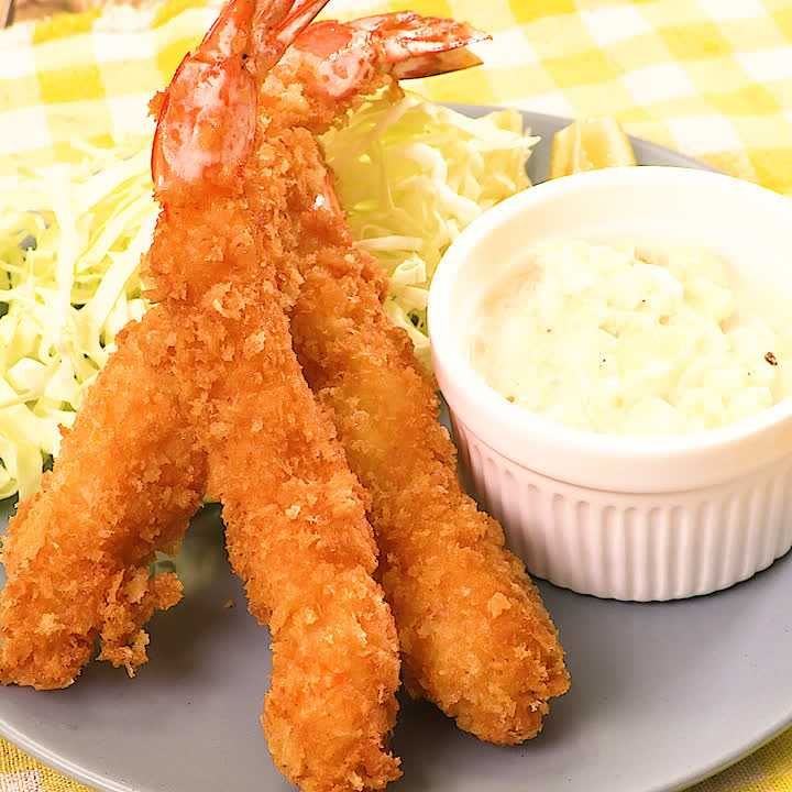 エビフライの揚げ時間はどのくらい?カリッと揚げるコツも紹介食・料理オリーブオイルをひとまわし