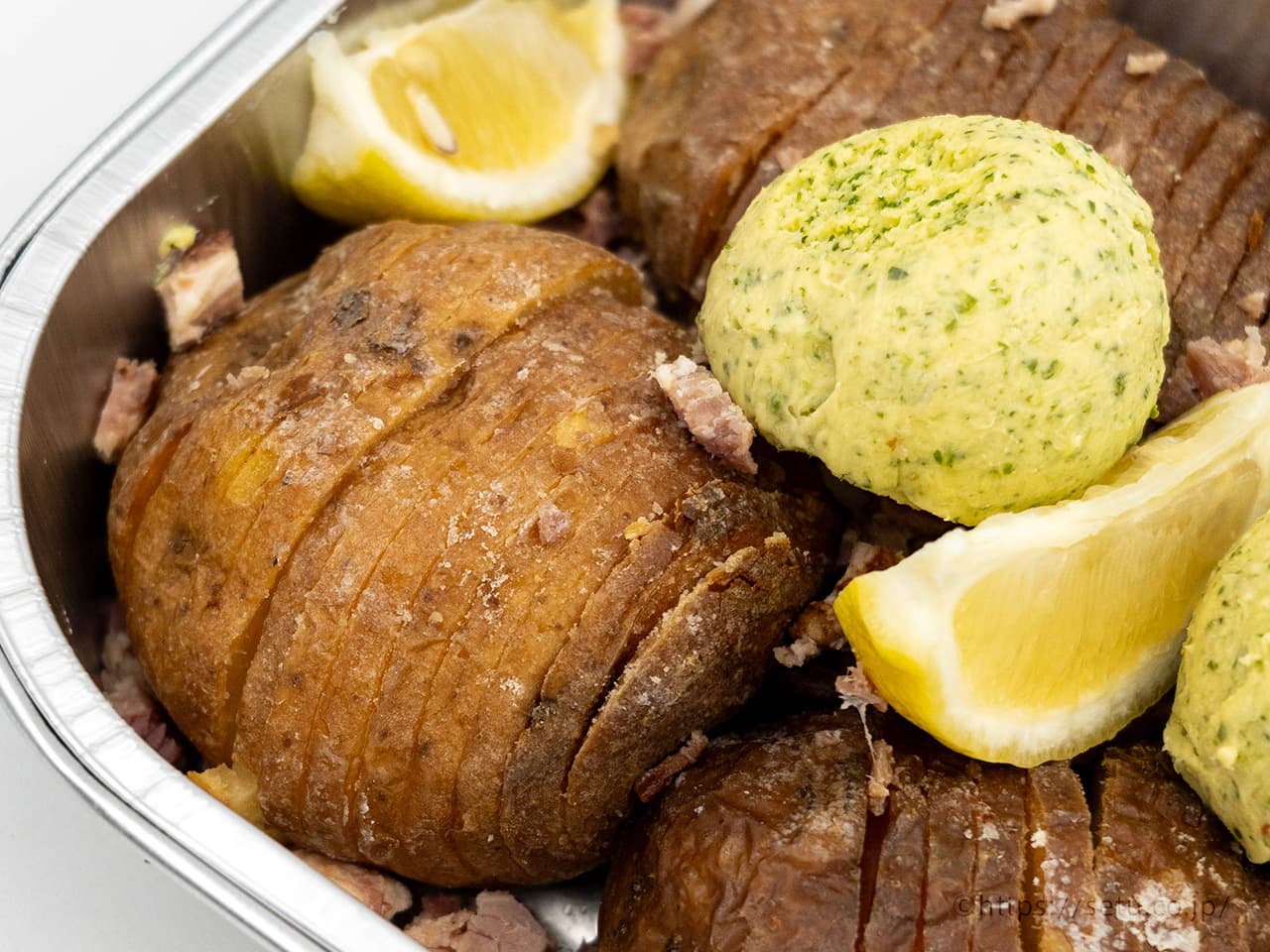 コストコ新商品の「ハッセルバックポテト」がジュワ旨！バター染みる焼きジャガイモ