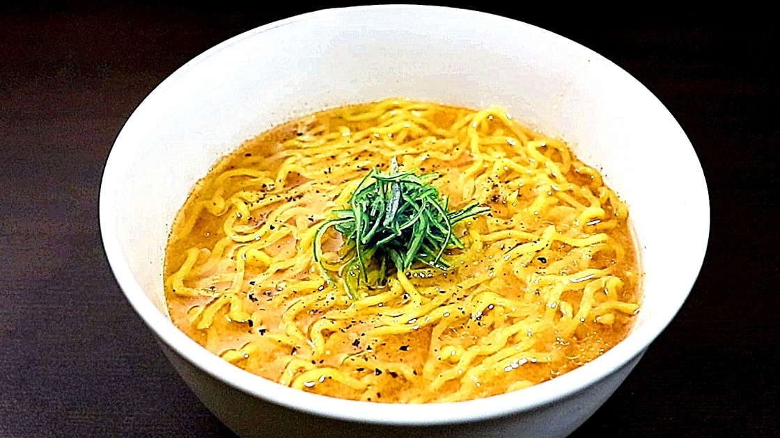 生姜香る黒醤油ラーメン