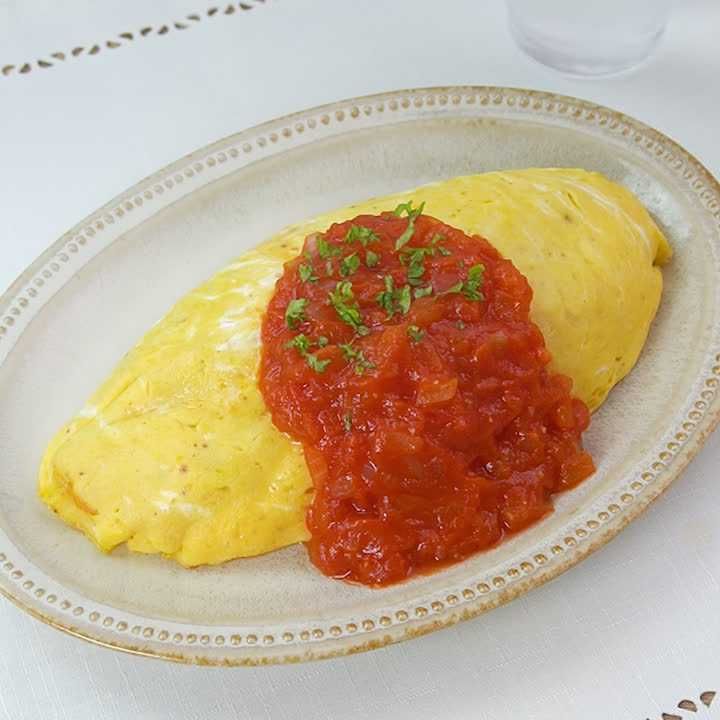 もったりたっぷりのトマトソースオムライス
