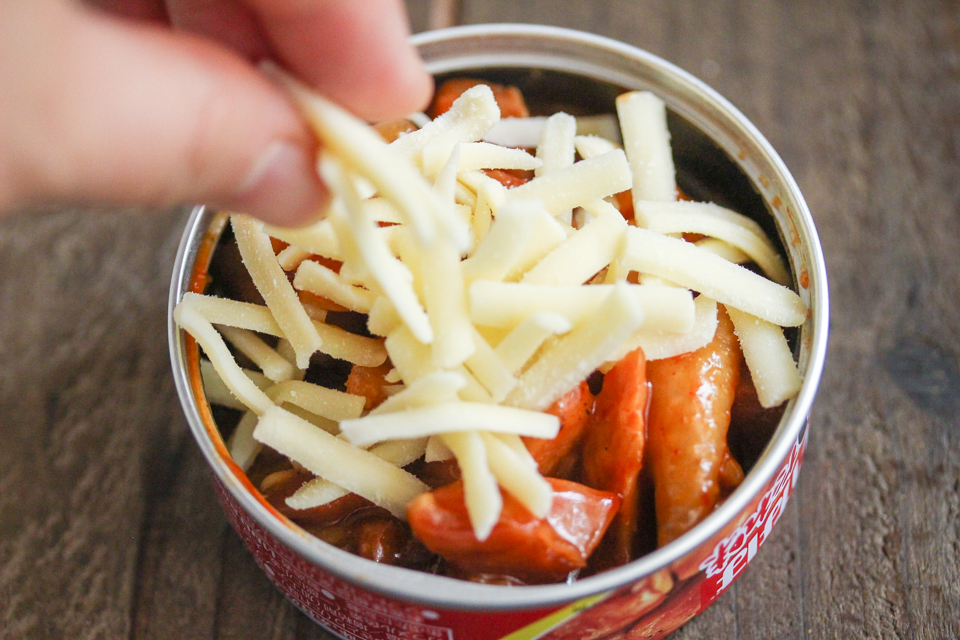 焼き鳥缶で超簡単!鶏玉チーズ飯の作り方 - だれウマ