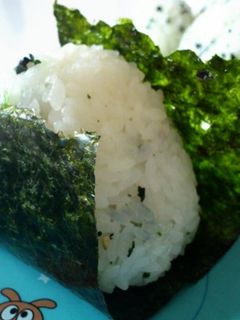 おにぎり」なら冷やご飯でも美味しい - 関西業務用米.com