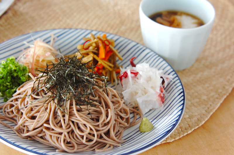 年越しそばは華やかに!今すぐマネできる盛り付けのコツ2点おうちごはん