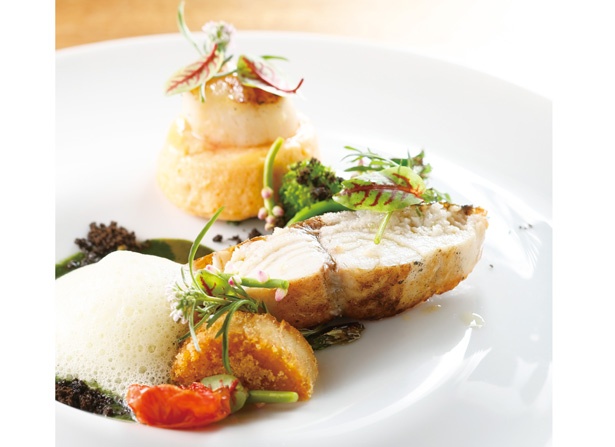 堀内亮 ルジャルダン福井サーロイン 長芋 タラの芽 @t.k1031 沢山のハーブで香り付けしたソースと。やっぱシンプルな盛り付けが好きやなと思います。牛肉サーロイン長芋タラの芽東京グルメ福井グルメグルメスタグラム試作春の皿山菜フランス料理