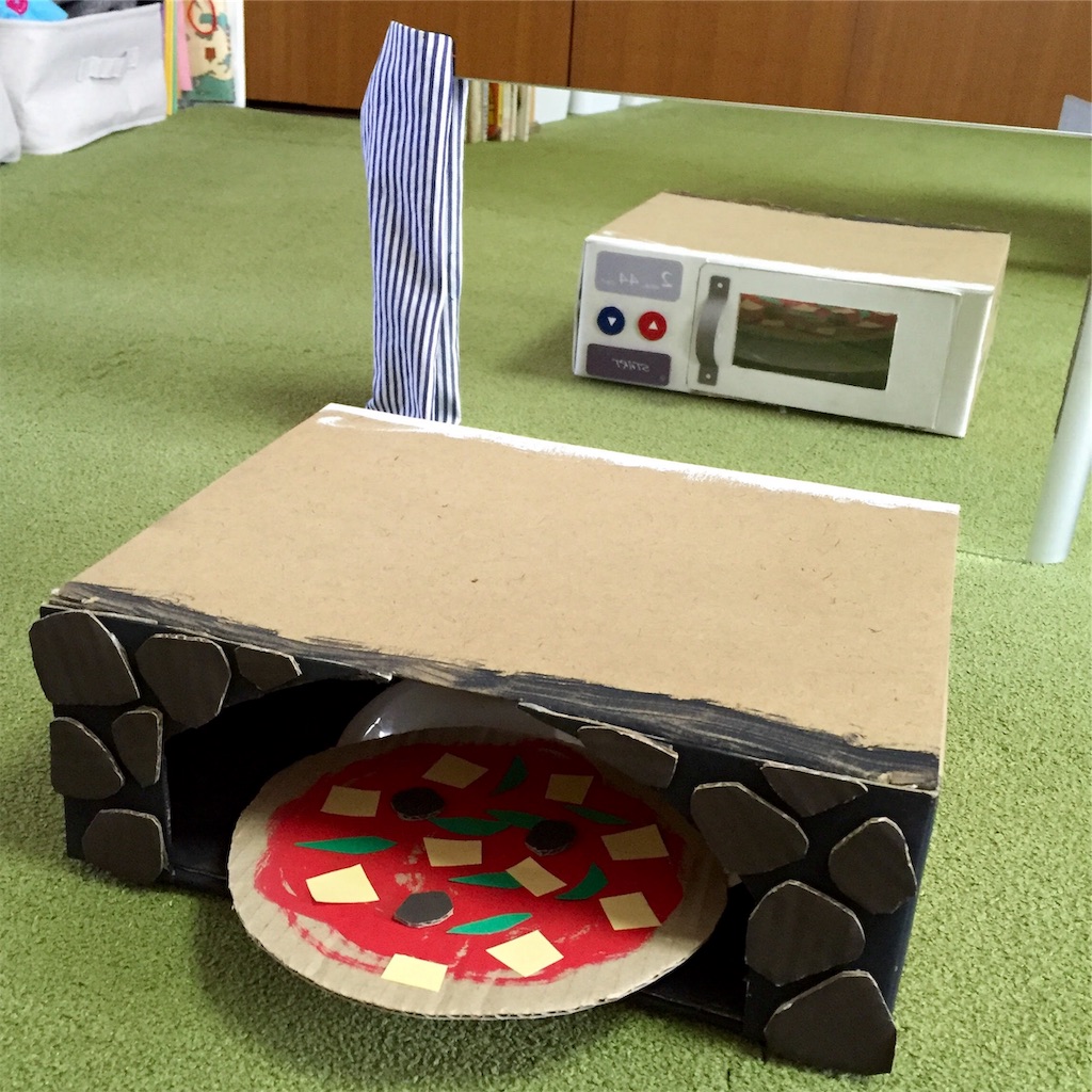 段ボール ピザ 保育 製作TikTok