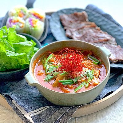 冷凍うどんde簡単！すぐ出来る『キムチチゲ風うどん』の作り方 - てぬキッチン