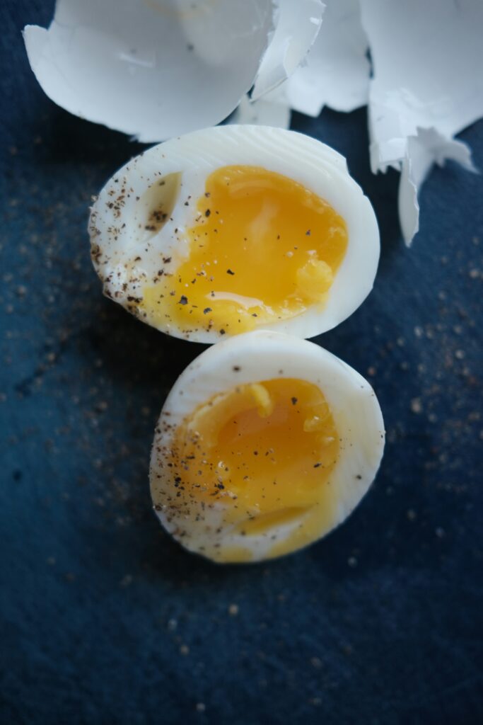 失敗したゆで卵を、ラップを使って作り直す方法を試してみたマイナビニュース