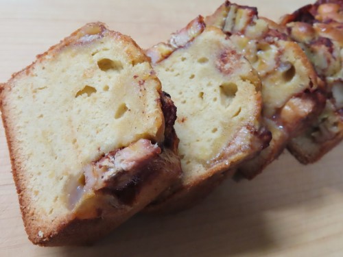 三國シェフのYouTubeよりベーキングパウダーなしのバナナケーキ半世紀生きてます