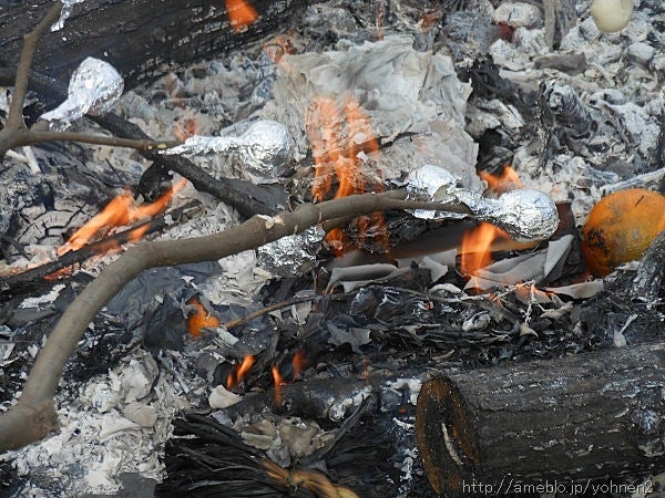 どんど焼きのだんごはどう刺すか？: 南アルプス市ふるさと○○博物館のブログ