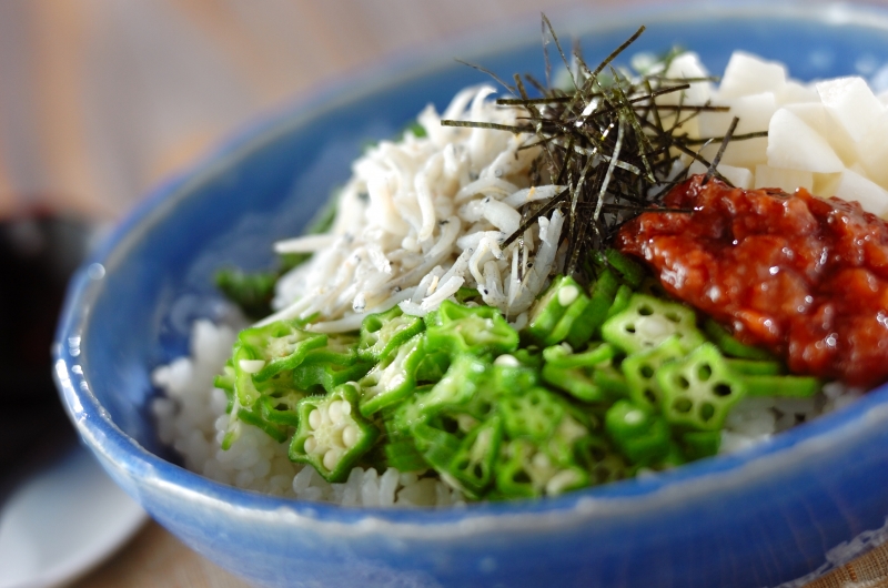 とろろ納豆オクラ丼の献立