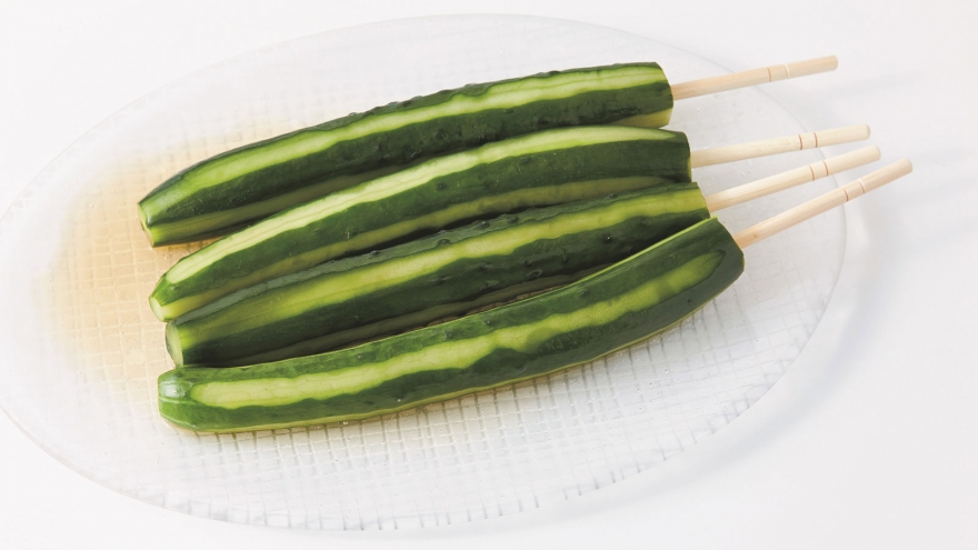 よくお祭りで売っている串に刺した✿きゅうりの漬物❤