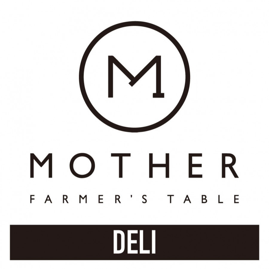 チネチッタ通りにある @mother_crepe.sweets ＠farmerstablemother ファーマーズテーブル マザーさん❣️でブランチしてきました✨ 小さい店内ですが、温もりを感じられる可愛いお店。 お天気が良かったので、 テラス席でいただくことに！外国でブランチしている気分になりました！ オーナーさんが自ら、