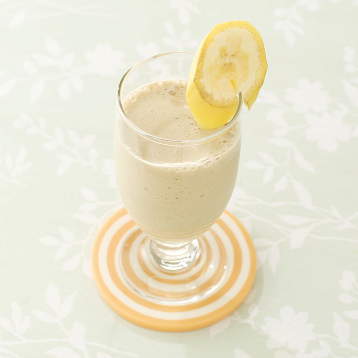 朝食にもぴったり！プロテインチョコバナナスムージ