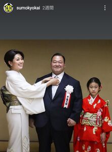 梅沢富美男 妻の誕生日を祝う2ショット披露に「しっかり者で優しそうな奥様」「めちゃくちゃ美人さん」― スポニチ