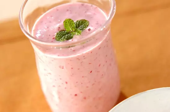 ミキサーなしでいちごみるく