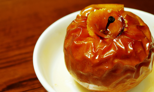 簡単スイーツ！トースターで作るまるごと焼きりんごのレシピ動画🍎