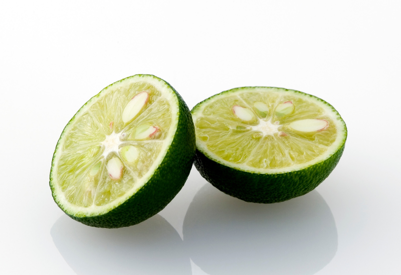 かぼすの保存 なるほど！果汁だけ冷凍する方法もあるのね♪カットしても丸ごとでも1か月キープ！2024年11月3日- エキサイトニュース