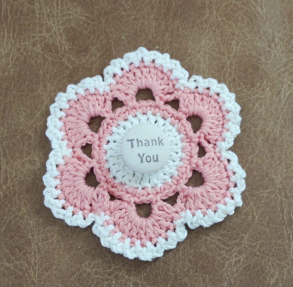 ボレロの縁編みに入りましたニットでちょっと楽しく、ちょっとかわいく