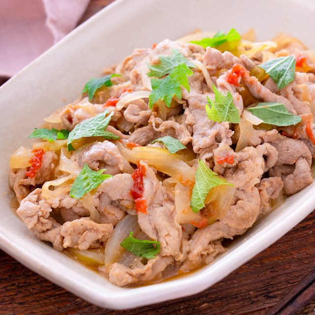 忙しいお昼ごはんに最適! 豚肉とピーマンの甘辛丼