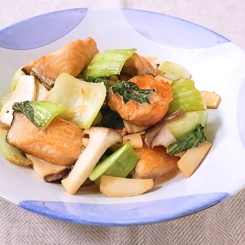 さっぱり食べられる♪ 鶏肉とチンゲン菜のポン酢炒め