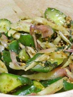 白だしと塩昆布で冷やしキュウリ