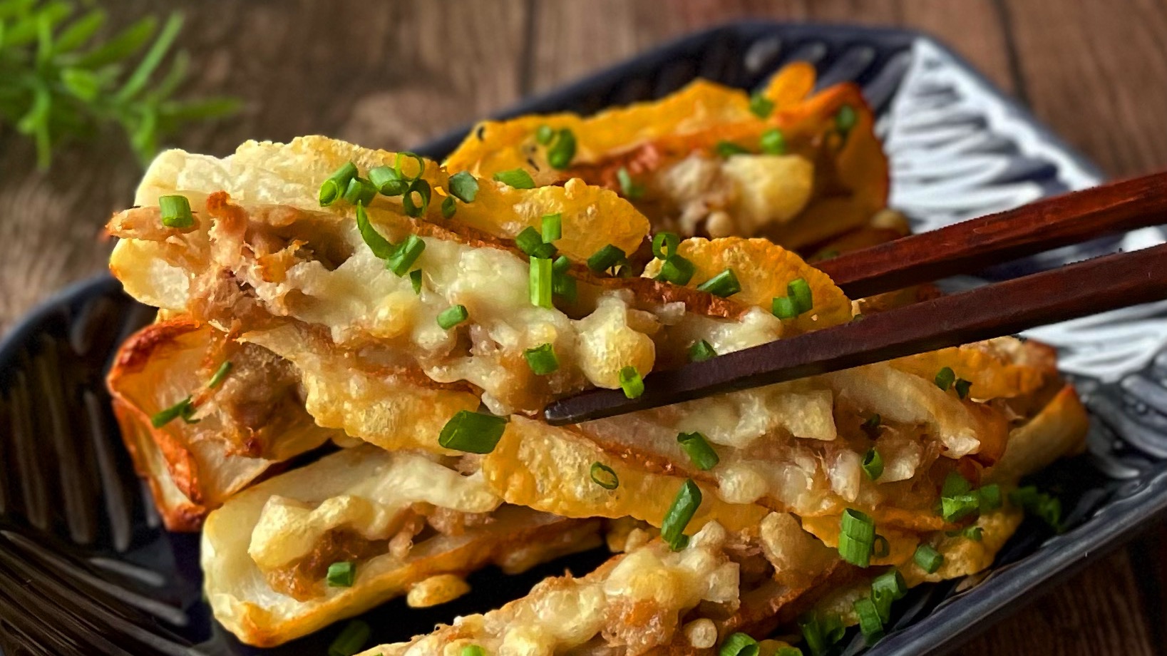 え、ちくわでピザ⁉いえいえ「ちくわのチーズ磯辺焼き」です♪チーズ・青のり・マヨでボリューミ―おかず♡ 材料費100円『あたらしい日日』こんな時代のニューノーマルな暮らし方。食と農、生活情報をお届けします