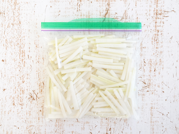 大根もカビる!食べられるかどうかの見分け方や変色の原因を紹介食・料理オリーブオイルをひとまわし