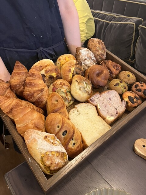 パンと紅茶が美味しいブランチで人気のflour+waterが横浜にもオープン！きつね、時々スノーマン