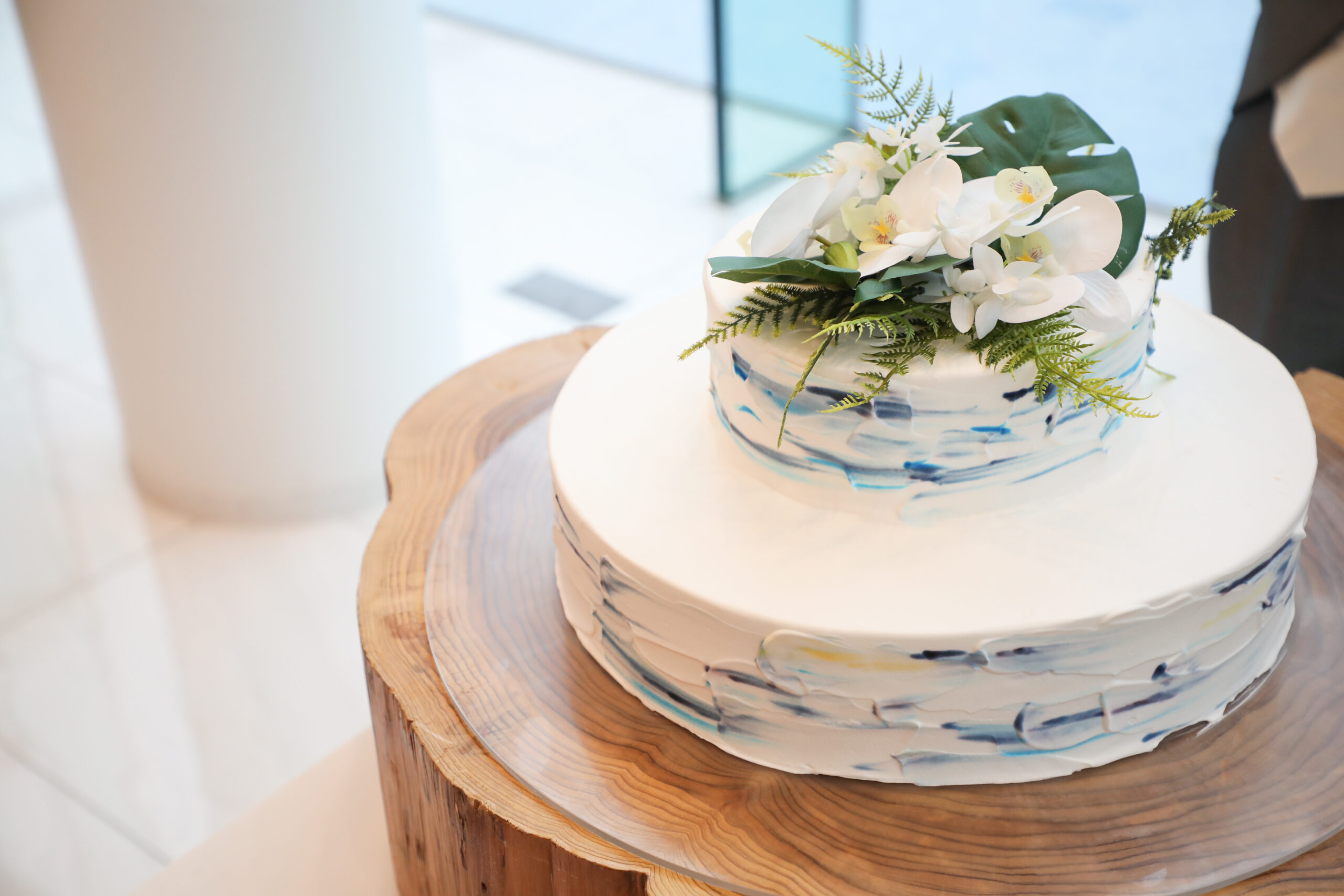 海テーマにぴったり♡ウェディングケーキおすすめ10選 今週のスタスナ omotte magazine fromANNIVERSAIRE記念日にまつわるマガジン