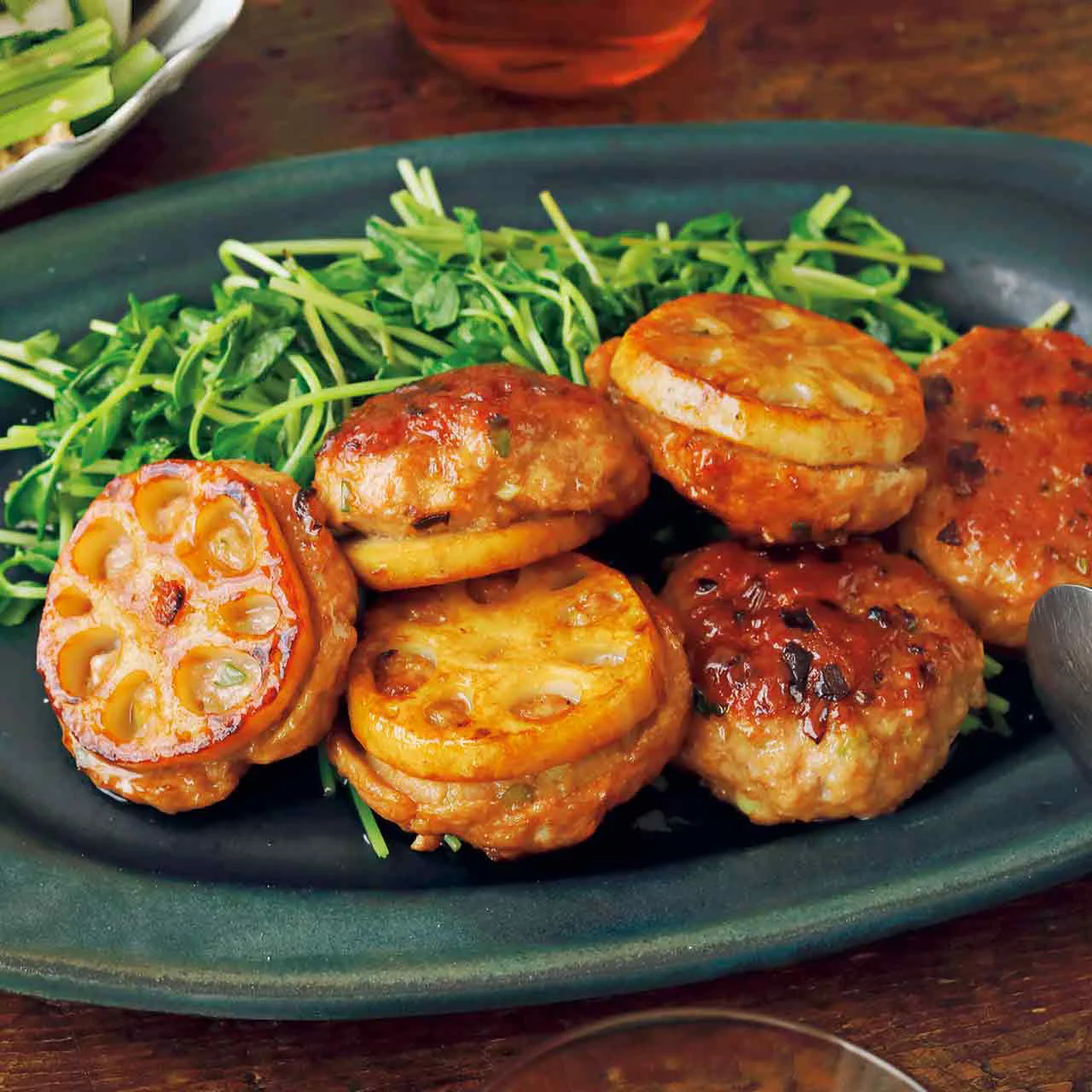 豚ひき肉のつくね棒です 香り良くこんがり焼いて甘辛タレを絡めたふっくらやわやわ な 品 ゆんゆんゅんSnapdish スナップディッシュID:fHLH5a