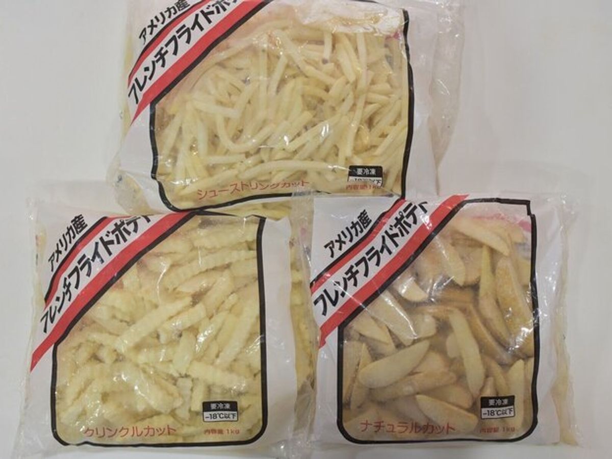 揚げない揚げ焼かないフライドポテト🍟, 業務スーパーの冷凍フライドポテトあるでしょ?, 油出して揚げるの面倒!って人は,フライパン調理できるのでやってみてー✨, この作り方、画期的だけど, 私が考案したんじゃないのーーっᐠᐛᐟww,『ナオさん』とゆー彫り師さんレシピ 笑 , 身近に, 彫り師さんや、お坊さん、テレビの人、馬の人, 色んな職業の人がいて楽しーっ🤣, 作り方,