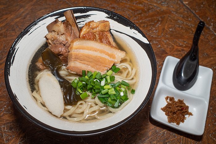 伝統と革新の味を追求「沖縄そば専門店 ちゅるげーそば うるま市具志川店」 うるま市OKITIVE