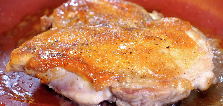 皮パリパリ 鶏もも肉のステーキ 照り焼きソースがけ