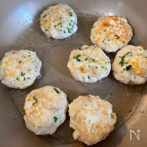 トースターで簡単💡大葉のパリパリせんべい⠀ 公式アンバサダー @sakura.sakura_gohan 様の投稿をご紹介します🙌----------------------------------------- ⠀ 𓂃𓈒𓏸𓐍𓌉𓋪𓇋‎‎ 2歳4ヶ月𓂃 𓈒𓏸𓇼簡単レシピ 大葉のパリパリせんべい‎𐩢𐩺 . 自家製大葉がどんどん