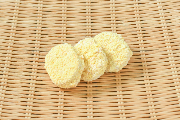 ベルクのお惣菜『茄子で挟んだ肉詰めフライ 甘酢ソース 』は優しい印象のトロプリ食感でした 丁寧レビュー 桃泉