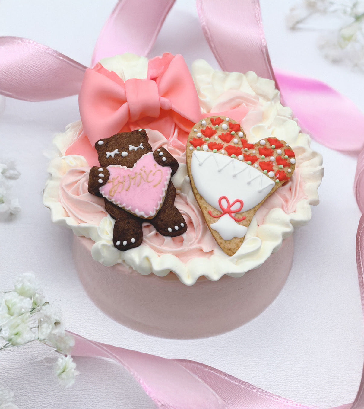 人気のセンイルケーキ！色が選べるリボンデザインのかわいいスイーツ リボンケーキ 3号 ランチボックス入を通販でお届け リボンケーキ 通販・センイル ケーキ・センイルケーキ リボンLa vie en Roseオーダー ケーキ誕生 日 ケーキ リボンケーキ 絞り デザイン