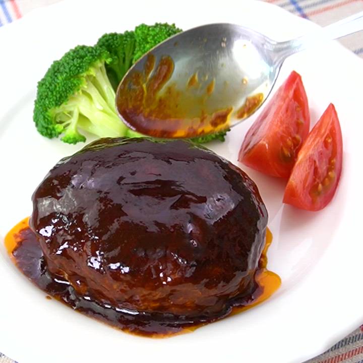 美味しすぎる！トマトの煮込みハンバーグ
