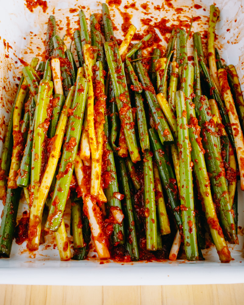 韓国料理 長ネギキムチ 作り方サムギョップサルに!ラーメンの上に!そのままでも!一度食べると病み付きになるメガネギキムチ レシピ✨✨ 長ネギキムチ レシピデパキムチ 作り方